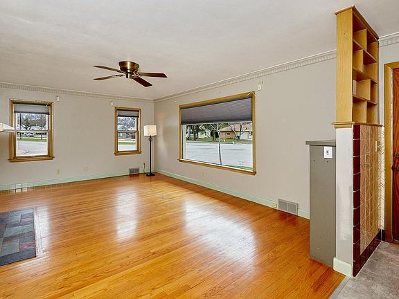 3rd image of 2909 South 76th STREET