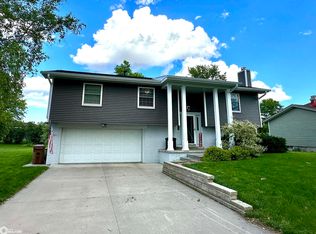 1610 Prairie St, Grinnell, IA 50112