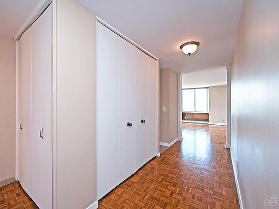 5th image of 2324 Madison Rd APT 703