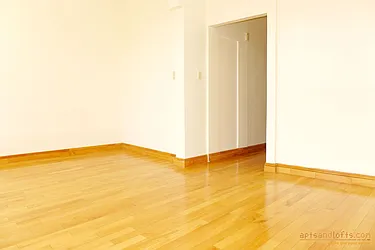 Rented by aptsandlofts.com