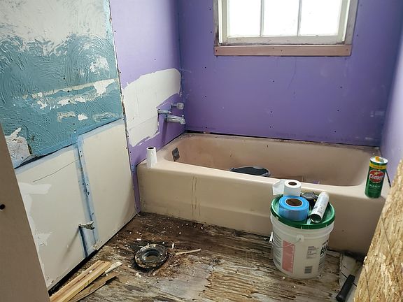 4th image of 350 Cole Ave