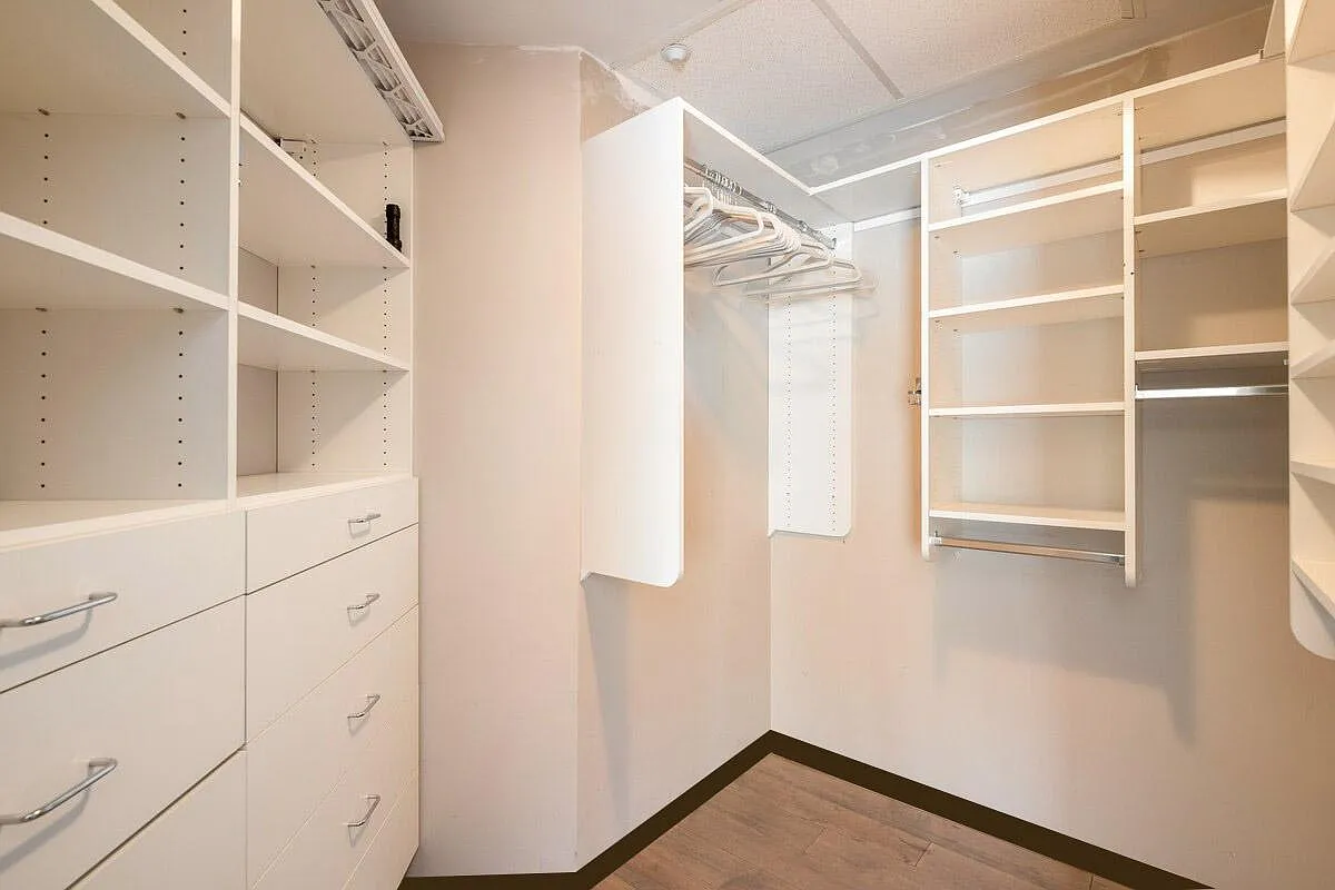 475 W 12th Ave — Photo 4