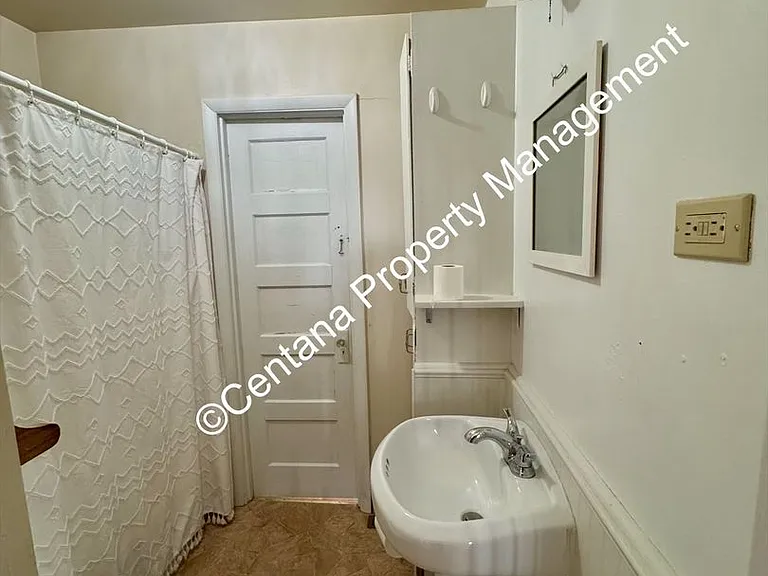 1528 A St — Photo 4
