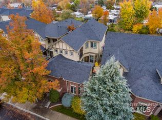 446 E Connemara Ln, Eagle, ID 83616