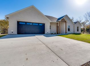 250 Stacks Rd, Ennis, TX 75119