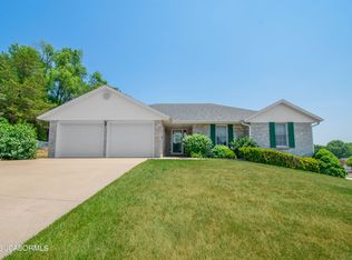 917 Sardonyx Dr, Jefferson City, MO 65109