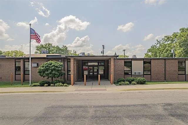 Building Photo - 310 S East St