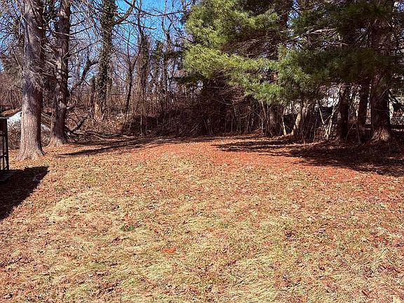 3rd image of 2398 Frenchtown Rd