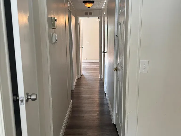 1560 SW 66th Ave — Photo 6
