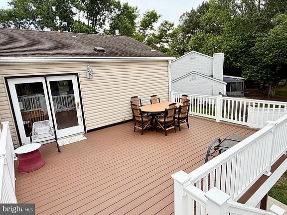 4th image of 524 Denise Ct