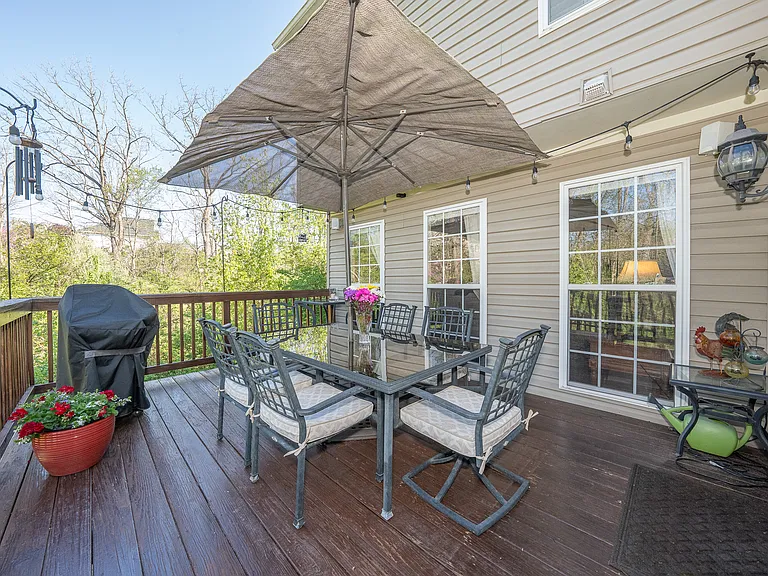 903 Maplewood Dr — Photo 63