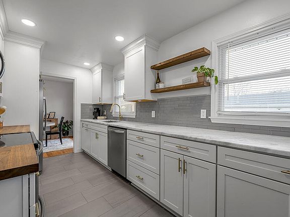 5th image of 2063 Rainbow Rd