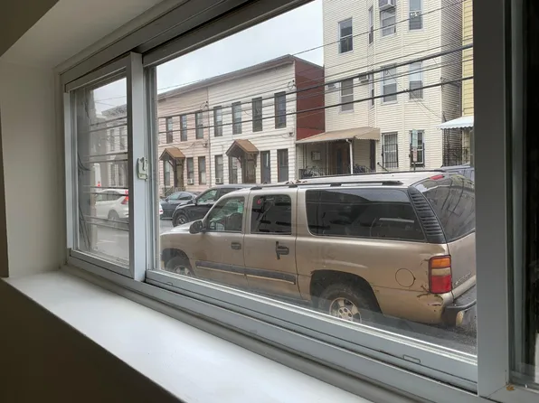 3326 Palisade Avenue image 7 of 12