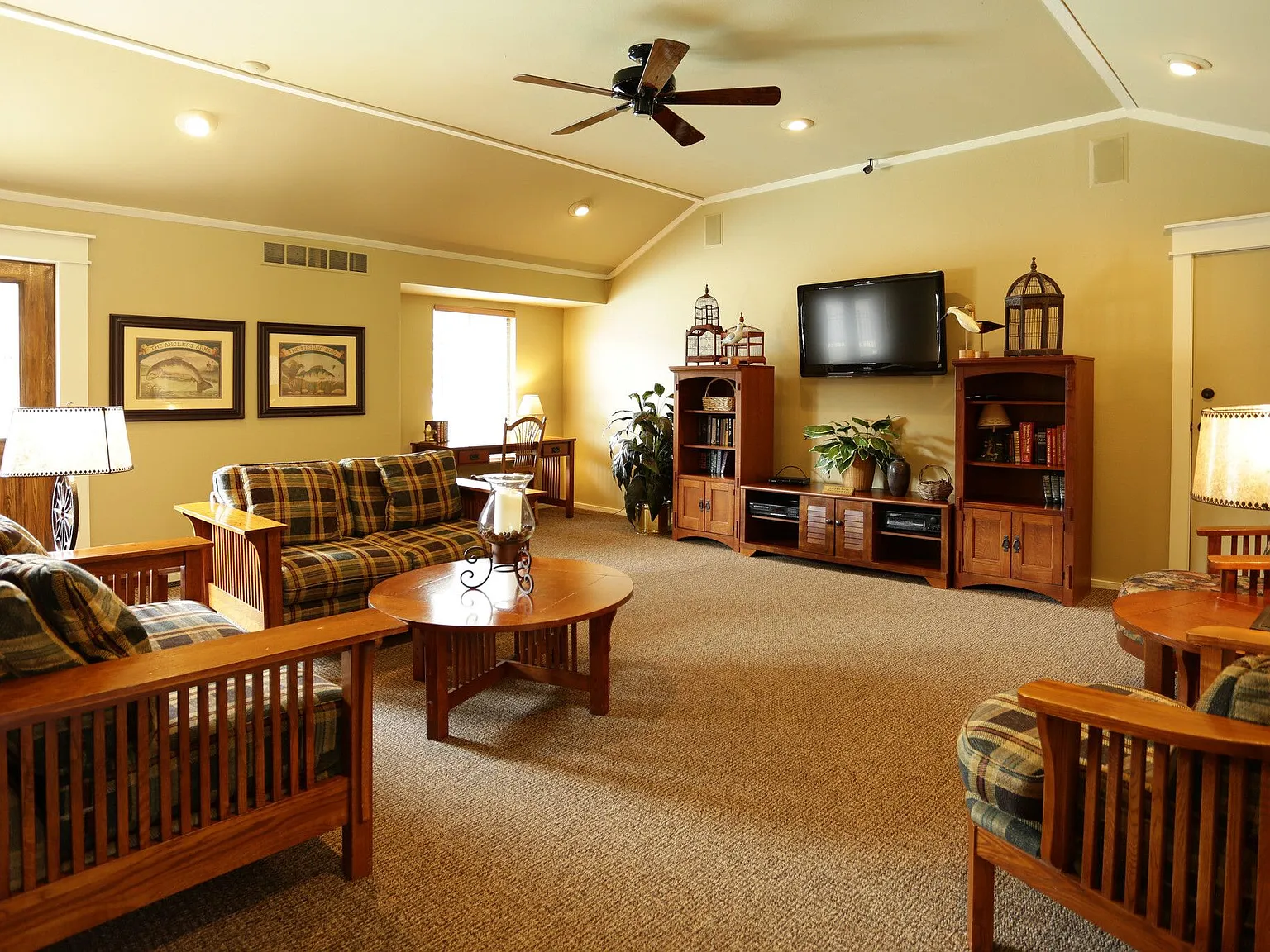 Sutton Club Apartments — Photo 3