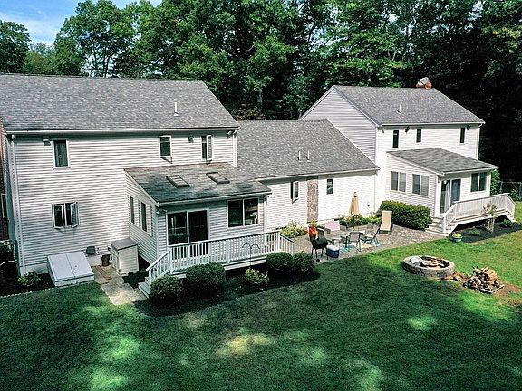 3rd image of 226 County Rd