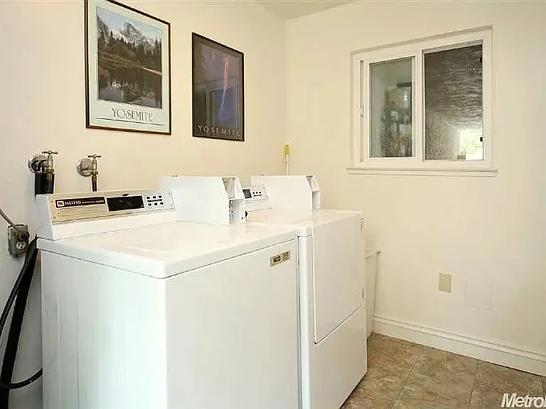 635 Adams St #8 — Photo 17