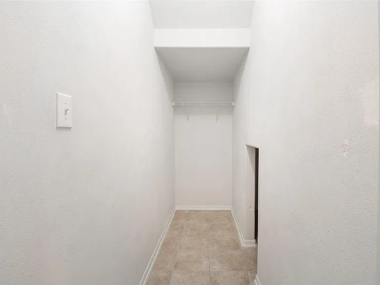 6126 Menor Crest Dr — Photo 29