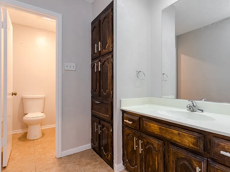 4617 Olympia Dr — Photo 37