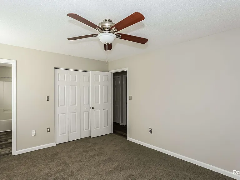 1018 Lauren Glen Dr — Photo 7