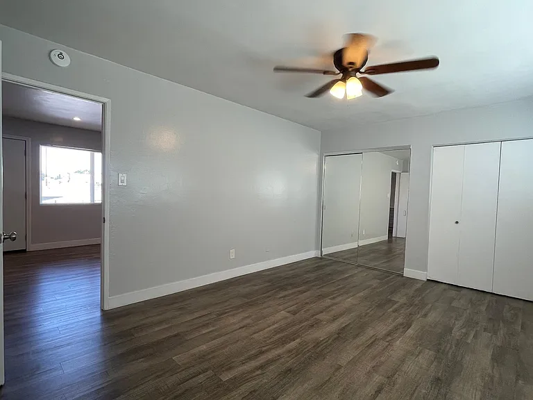 1969 Cedar Ave #5 — Photo 8