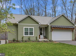 306 Dogwood Dr, Cross Junction, VA 22625