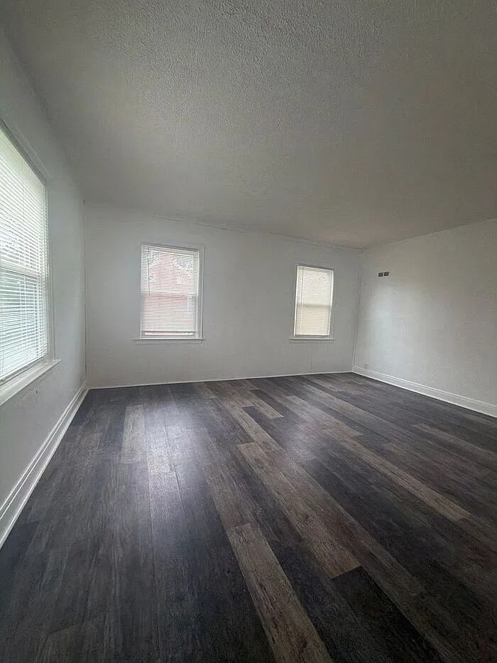 1 bed, 1.0 bath, 650 sqft, $895 — Photo 2