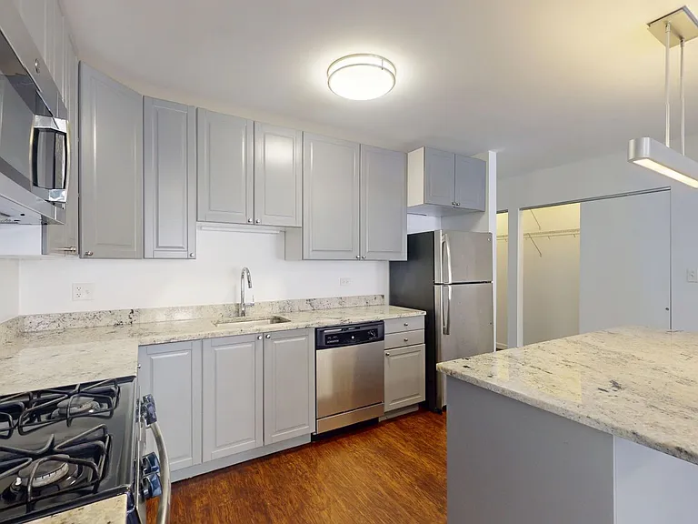 5524-5526 S. Everett Avenue — Photo 19