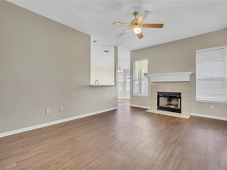 3715 Westfield Dr — Photo 4