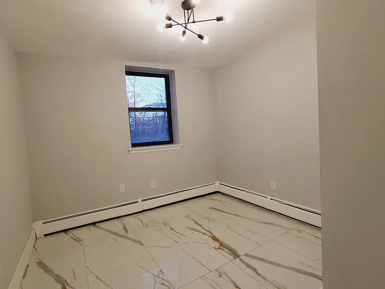 30 Bergen Ave #1E — Photo 4