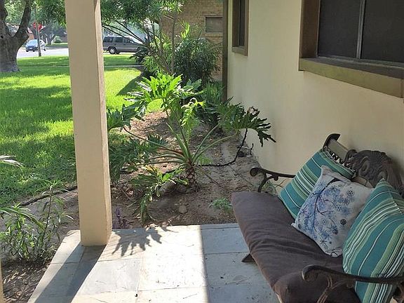 5th image of 1409 Wisteria Ave