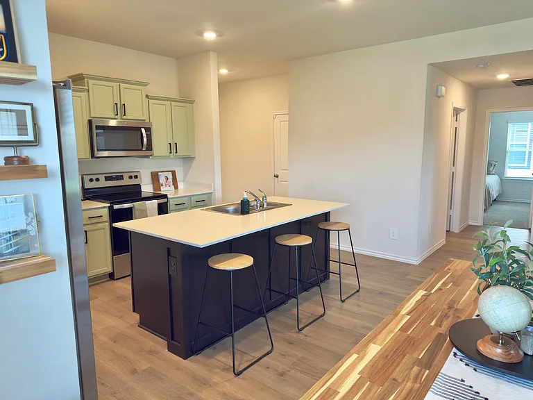 347 Boxwood Dr — Photo 6