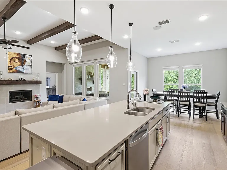 616 Lake Cove Dr — Photo 22