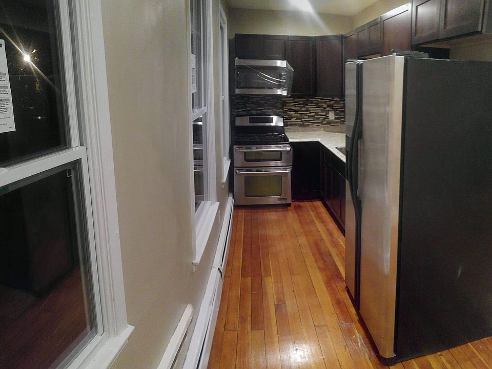 1st image of 108 Bernon St #1