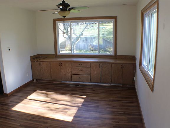 4th image of 1224 Sunset Dr