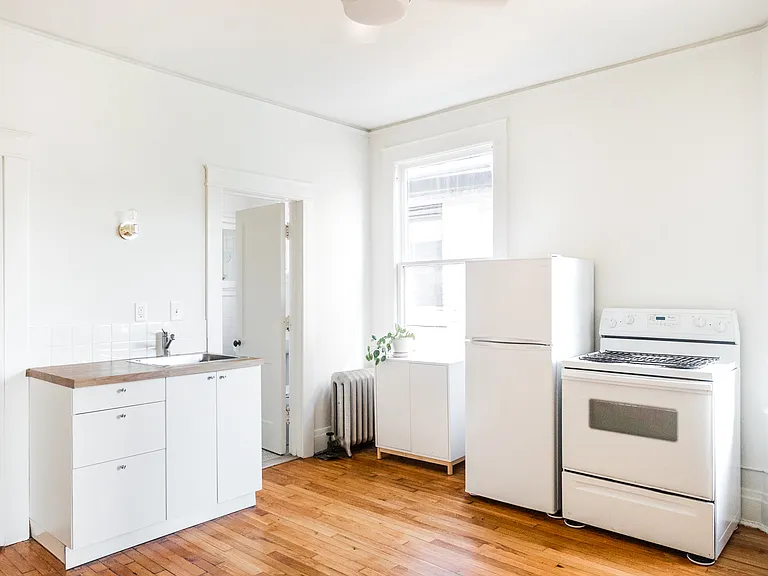 1019 Van Dyke St #3 — Photo 8