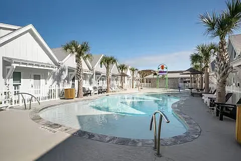 1 bed, 1.0 bath, 714 sqft, $2,190 — Photo 2