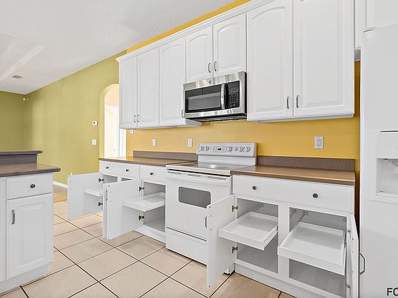 2nd image of 2 Empire Ln