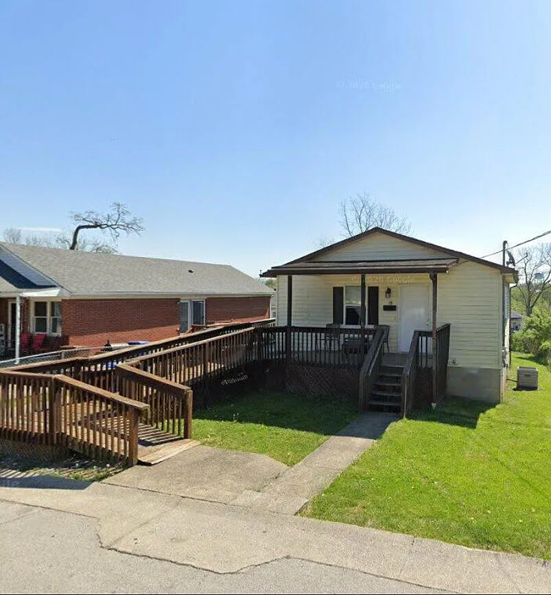 19 3rd St photo 1