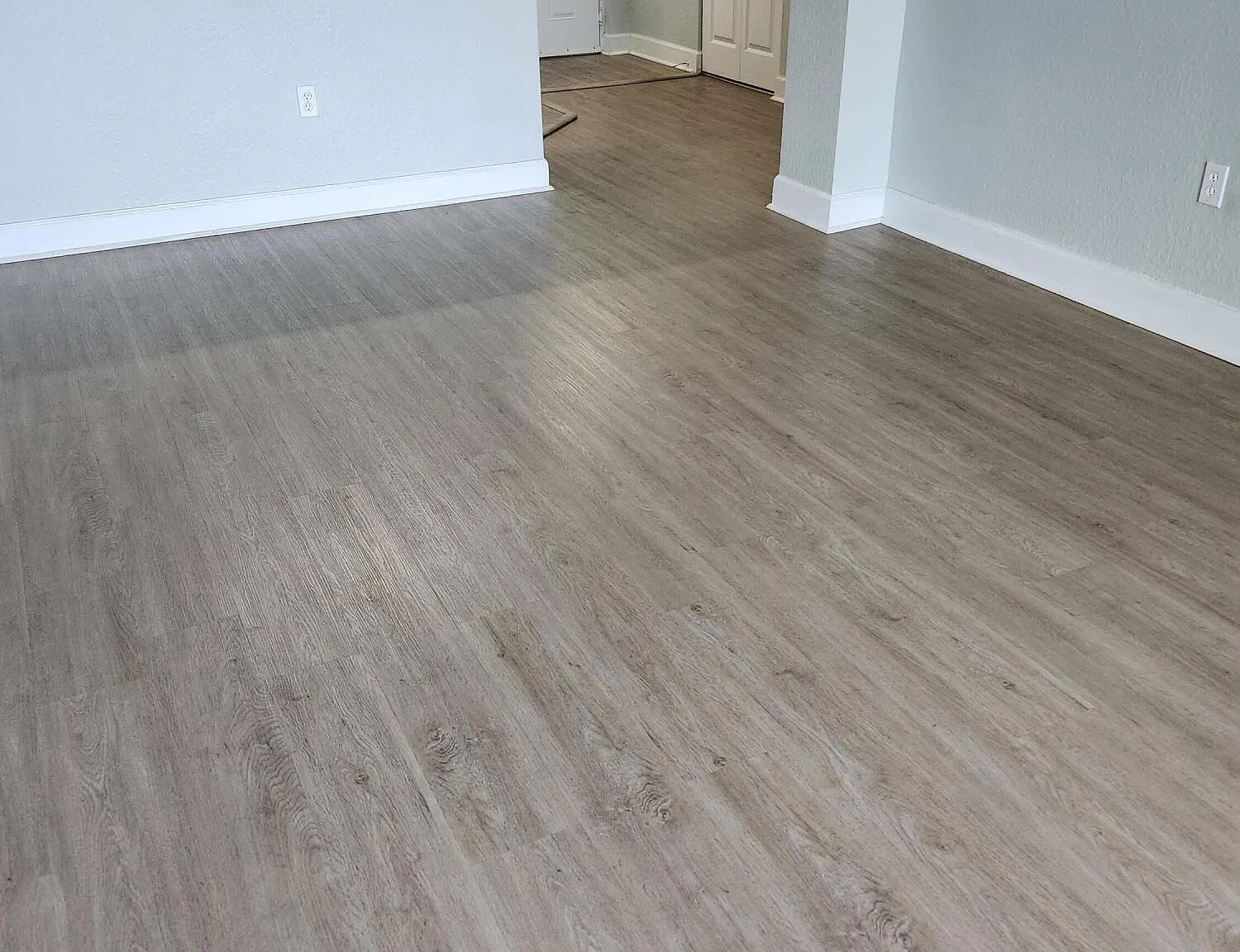 1 bed, 1.0 bath, 744 sqft, $1,900 — Photo 4