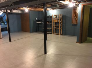 20064 Wedgewood Dr, Grosse Pointe Woods, MI 48236