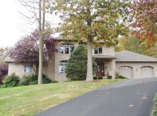 7 Jackson Rd, Pottsville, PA 17901