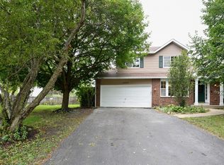 1233 Hazelwood Ct, Batavia, IL 60510