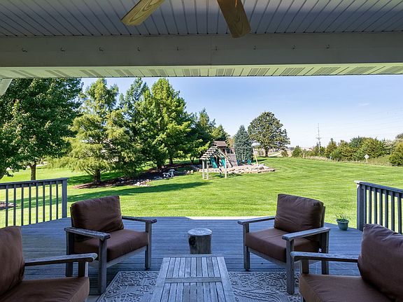 3rd image of 1108 Scenic Hill Ln