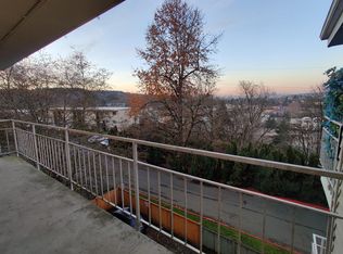 9929 14th Ave S #18B, Seattle, WA 98108