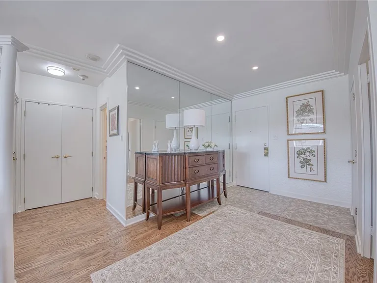320 Fort Duquesne Blvd #26N — Photo 5