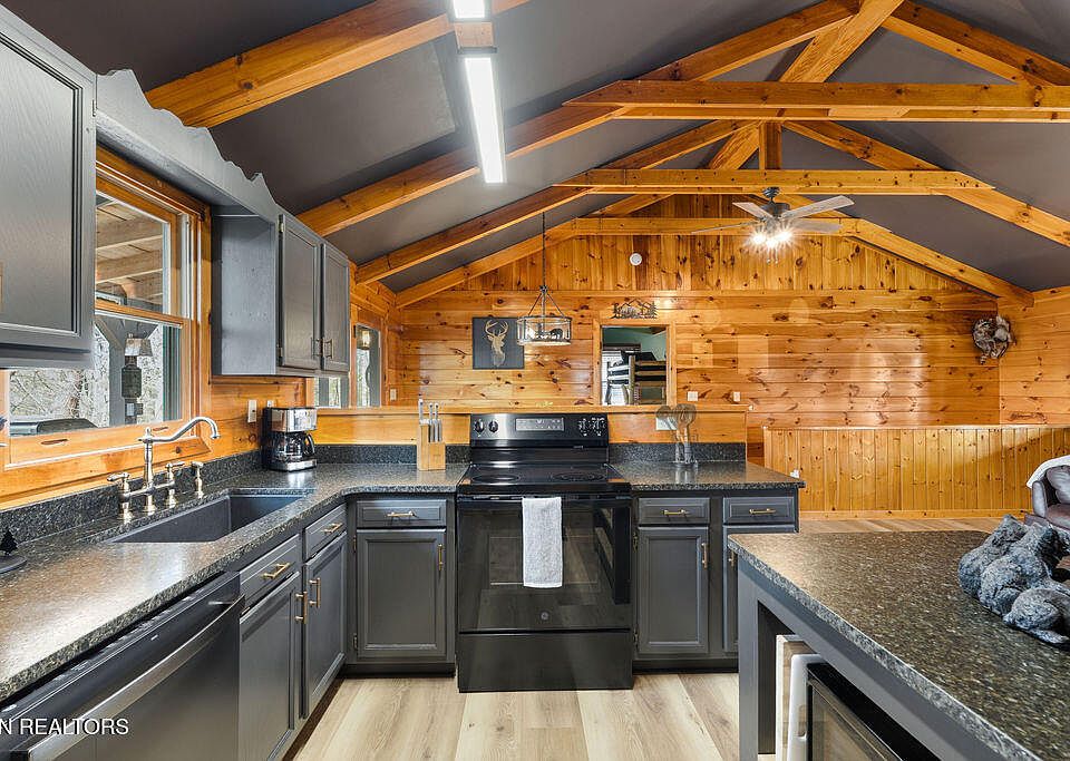 13th image of this home