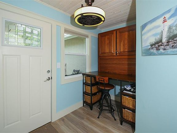 5th image of 3412 Gladstone St