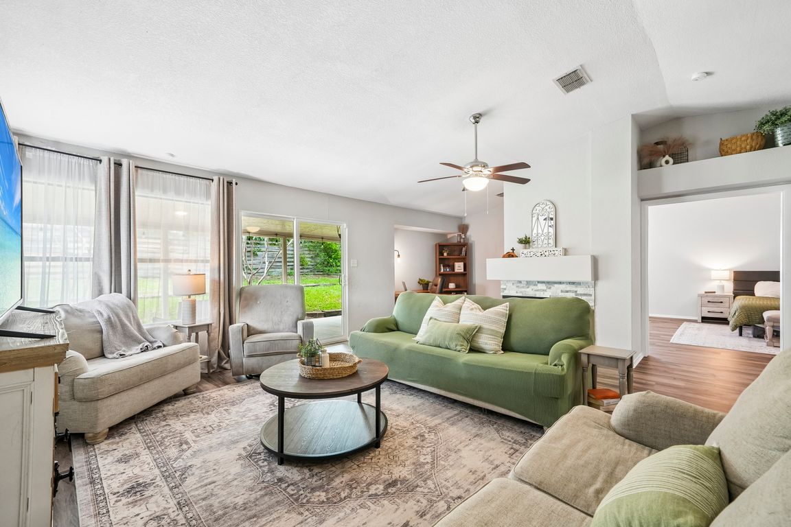 Spruce Ridge Dr-S2904-005.jpg