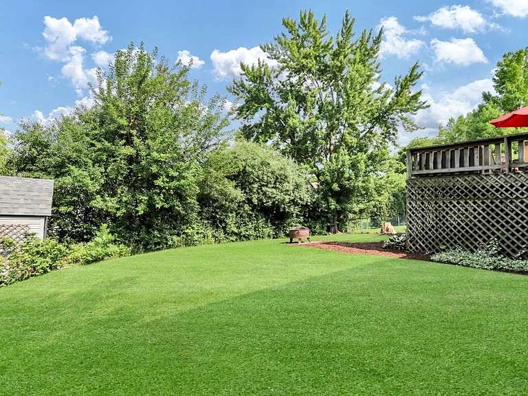 511 N Braintree Dr — Photo 30