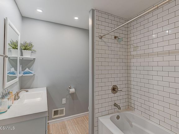 4th image of 787 Avenue D
